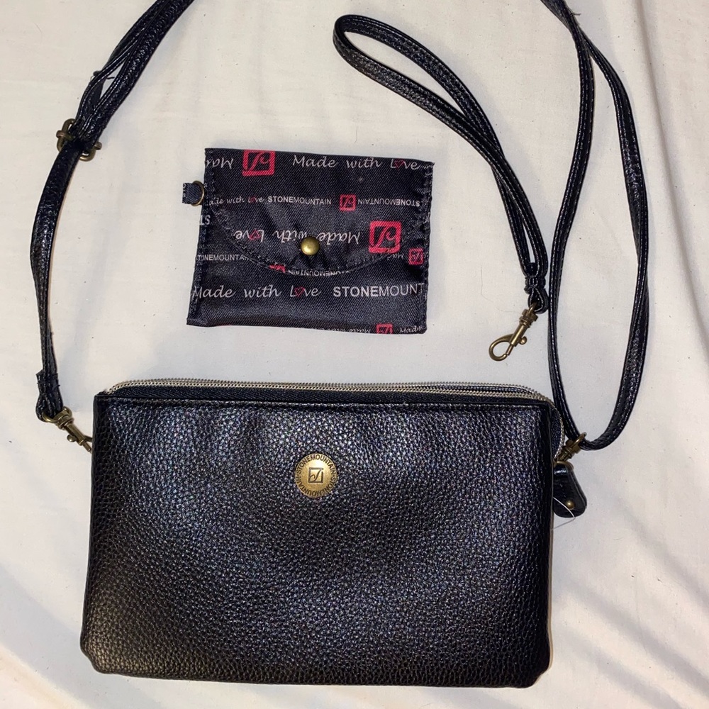 Stone Mountain Black Leather Purse